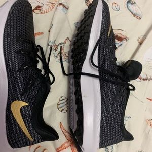 Nike shoes women’s Sz 7